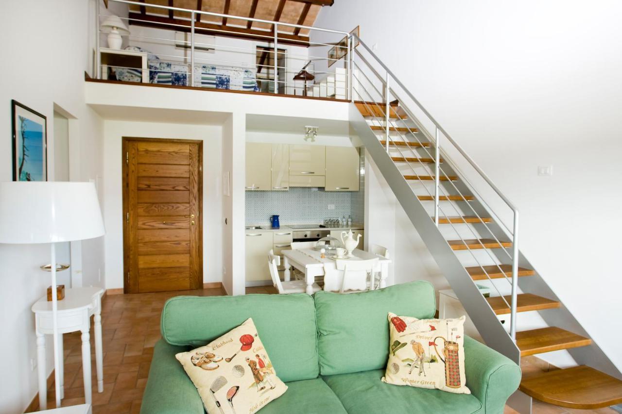 קמפניינו די רומא Agriturismo Potrero Grande Sul Lago Di Martignano Con Spiaggia מראה חיצוני תמונה