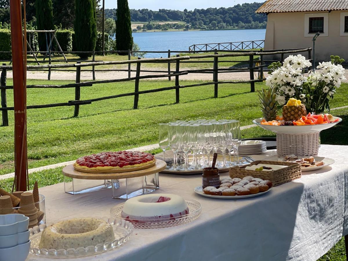 קמפניינו די רומא Agriturismo Potrero Grande Sul Lago Di Martignano Con Spiaggia מראה חיצוני תמונה