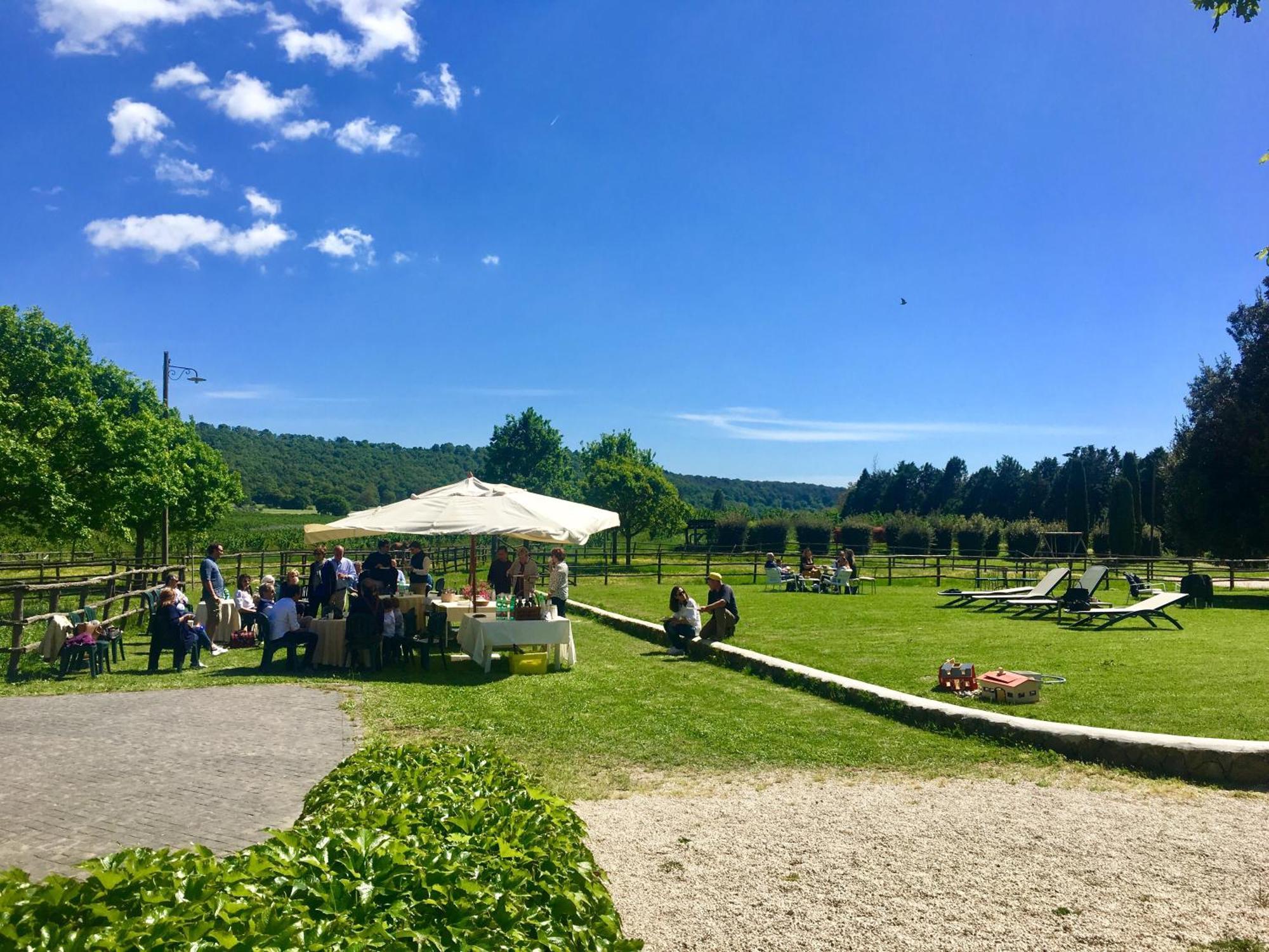 קמפניינו די רומא Agriturismo Potrero Grande Sul Lago Di Martignano Con Spiaggia מראה חיצוני תמונה