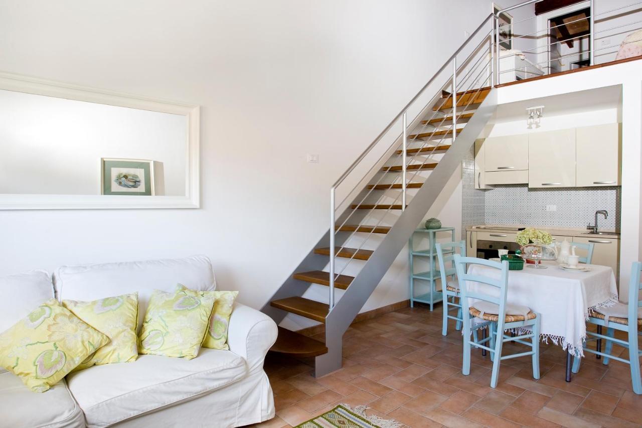 קמפניינו די רומא Agriturismo Potrero Grande Sul Lago Di Martignano Con Spiaggia מראה חיצוני תמונה