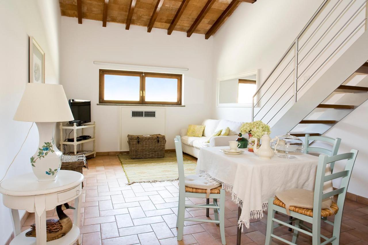 קמפניינו די רומא Agriturismo Potrero Grande Sul Lago Di Martignano Con Spiaggia מראה חיצוני תמונה